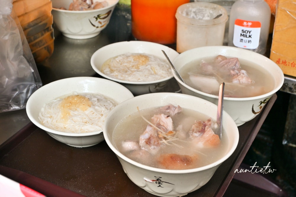 【台北】大橋頭站｜許仔豬腳麵線，大稻埕古早味Ｑ彈豬腳湯，蒜泥麵線推薦