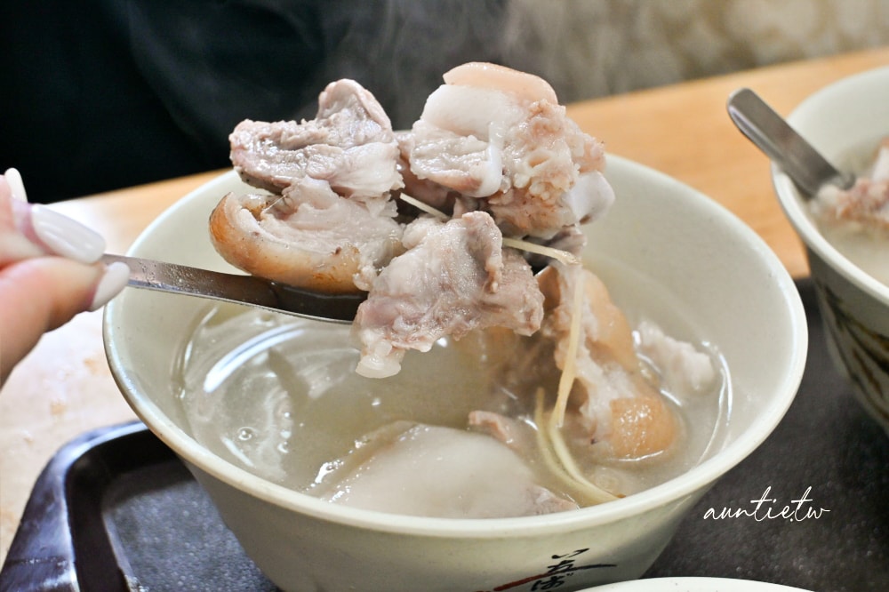 【台北】大橋頭站|許仔豬腳麵線,大稻埕古早味Q彈豬腳湯,蒜泥麵線推薦 - 第9張圖 【台北】大橋頭站|許仔豬腳麵線,大稻埕古早味Q彈豬腳湯,蒜泥麵線推薦