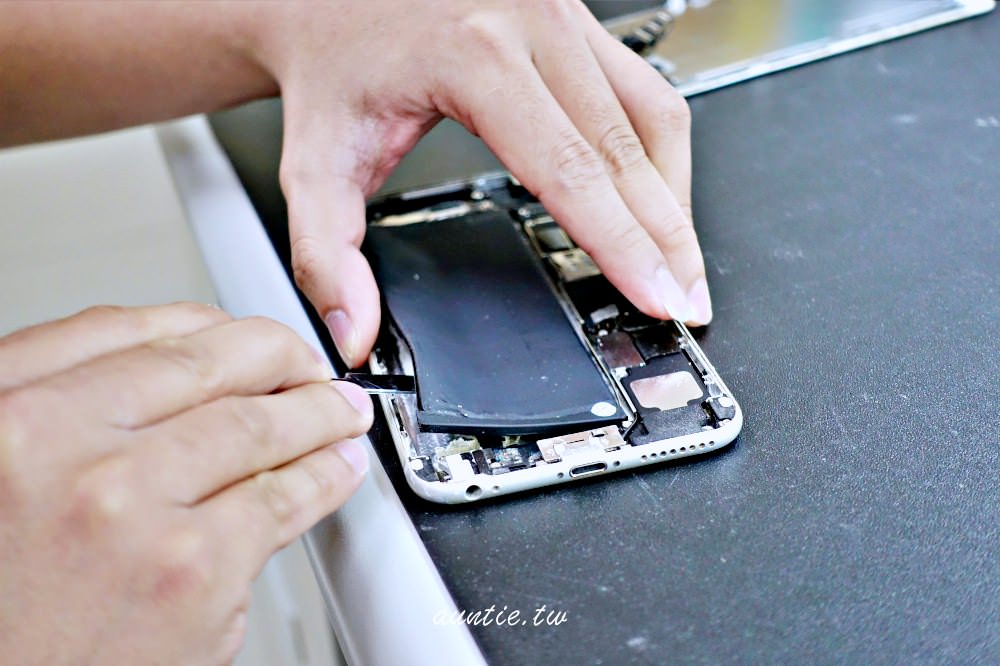  iPhone 6 Plus電池拆卸過程-大安iPhone維修
