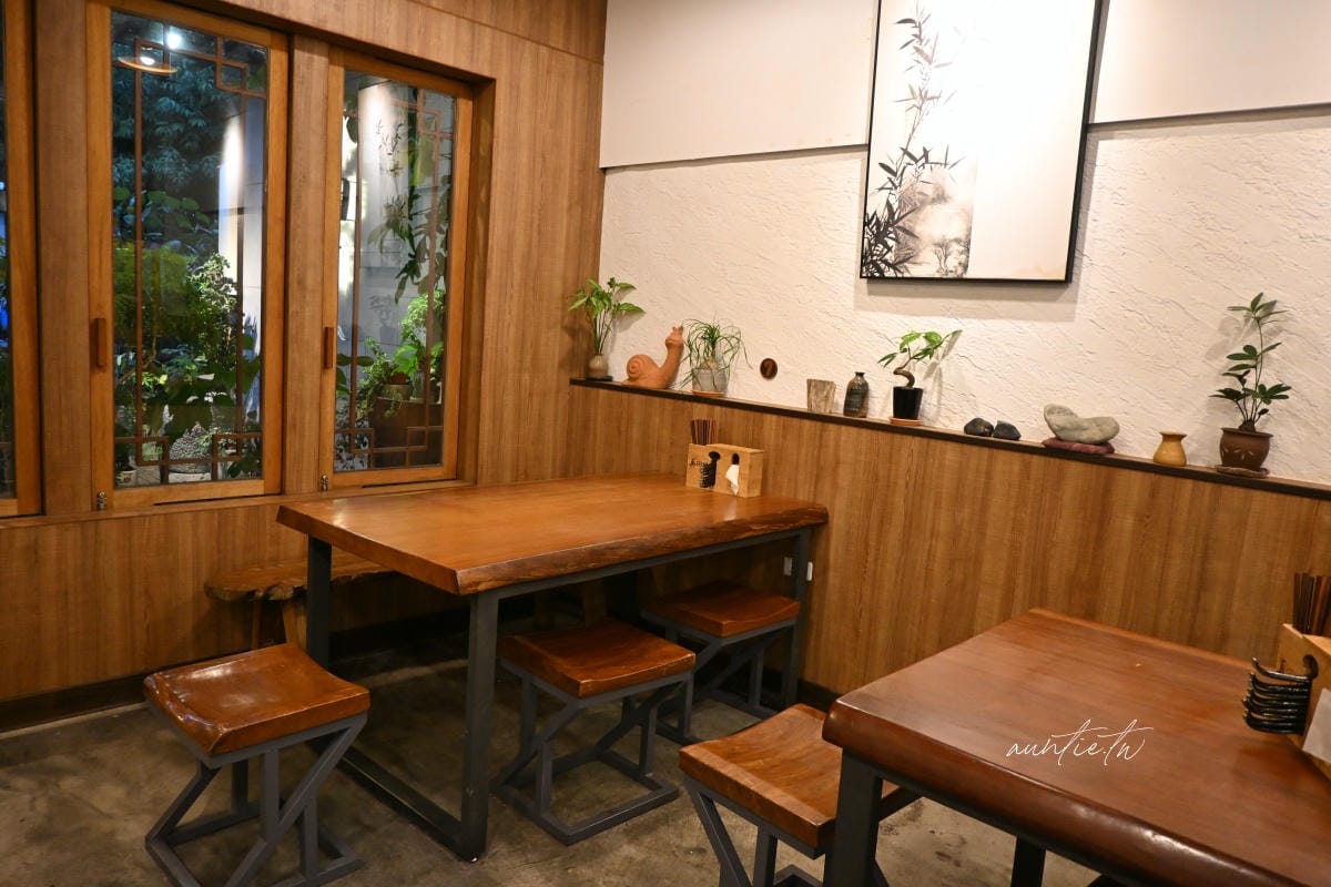 【花蓮】美崙｜再回首 精緻牛羊肉麵，必點清燉羊肉麵，麵食小菜都優秀，花蓮必吃牛肉麵推薦