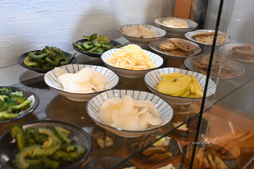 【花蓮】美崙｜再回首 精緻牛羊肉麵，必點清燉羊肉麵，麵食小菜都優秀，花蓮必吃牛肉麵推薦