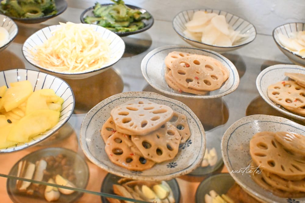 【花蓮】美崙｜再回首 精緻牛羊肉麵，必點清燉羊肉麵，麵食小菜都優秀，花蓮必吃牛肉麵推薦