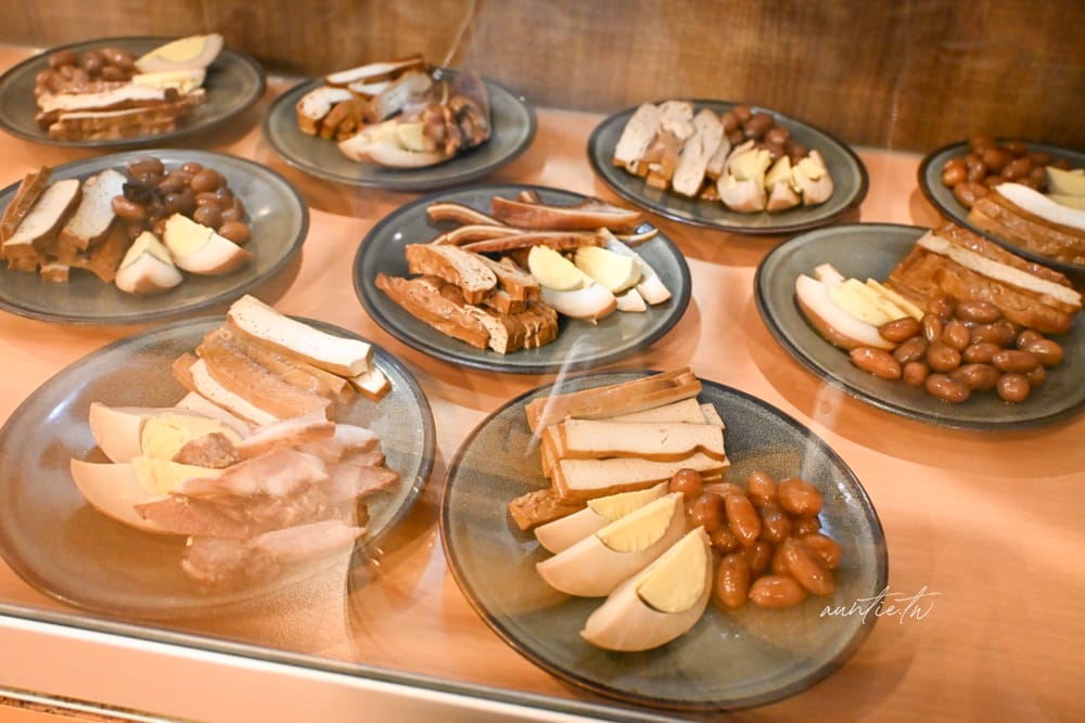 【花蓮】美崙｜再回首 精緻牛羊肉麵，必點清燉羊肉麵，麵食小菜都優秀，花蓮必吃牛肉麵推薦