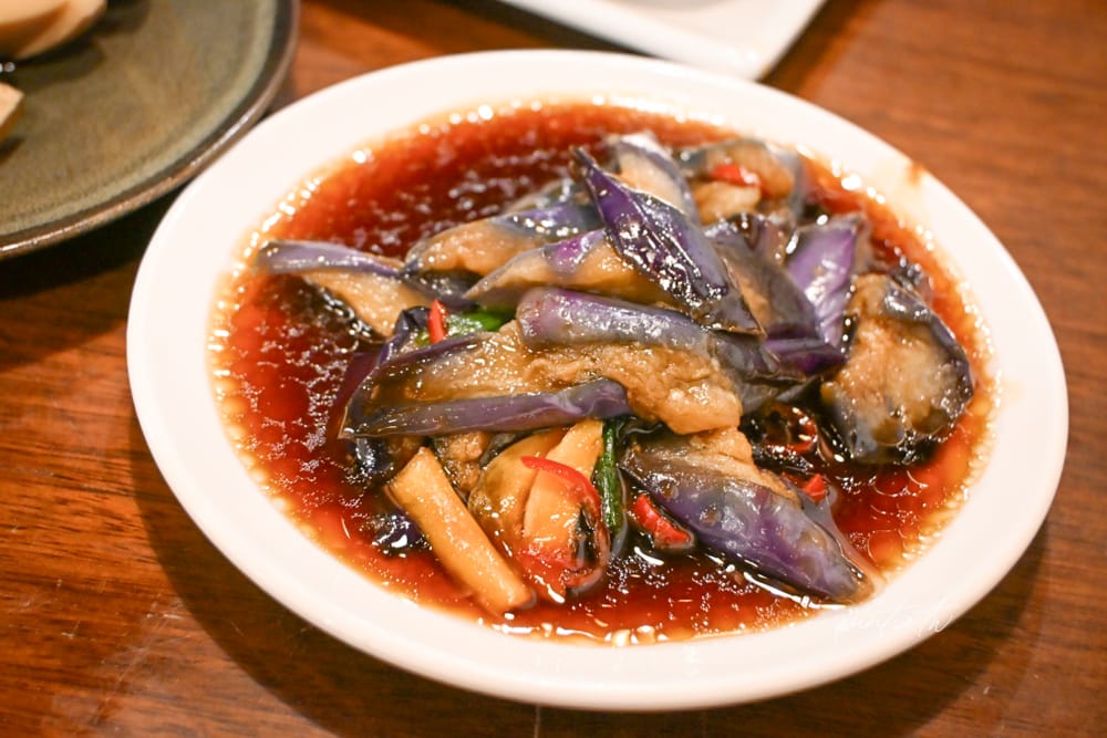 【花蓮】美崙｜再回首 精緻牛羊肉麵，必點清燉羊肉麵，麵食小菜都優秀，花蓮必吃牛肉麵推薦