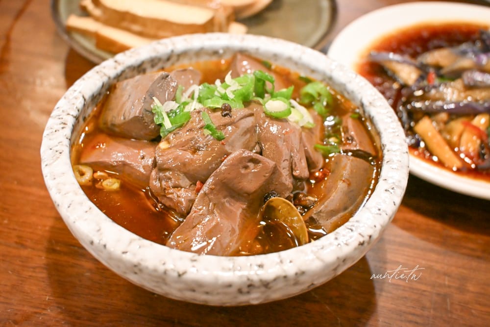 【花蓮】美崙｜再回首 精緻牛羊肉麵，必點清燉羊肉麵，麵食小菜都優秀，花蓮必吃牛肉麵推薦