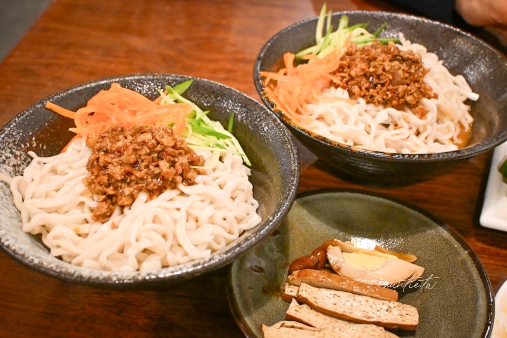 【花蓮】美崙｜再回首 精緻牛羊肉麵，必點清燉羊肉麵，麵食小菜都優秀，花蓮必吃牛肉麵推薦