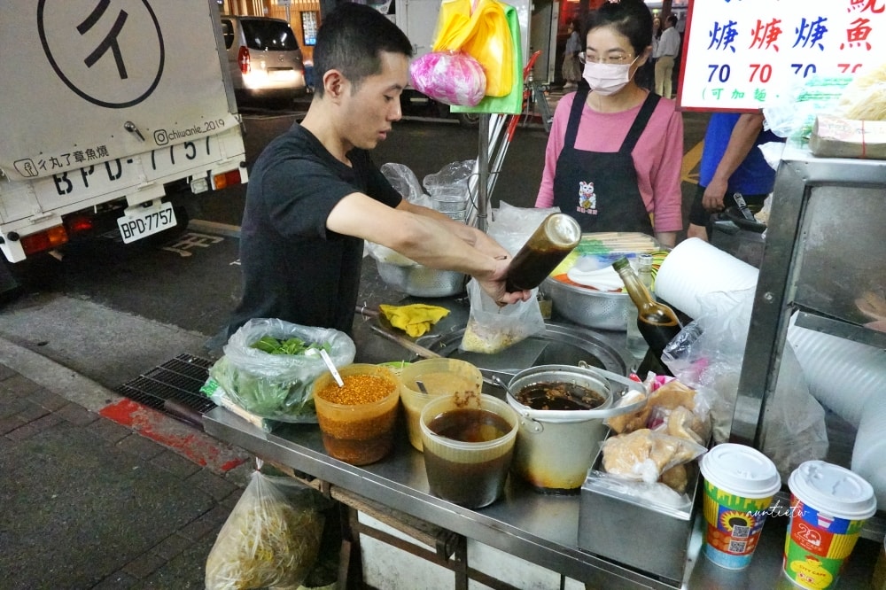 【台北】西門町|阿添羊肉羹,立食宵夜攤,下暴雨站在騎樓也要吃,西門町宵夜美食 - 第7張圖