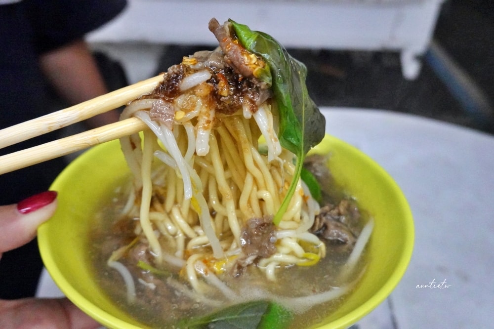 【台北】西門町|阿添羊肉羹,立食宵夜攤,下暴雨站在騎樓也要吃,西門町宵夜美食 - 第14張圖