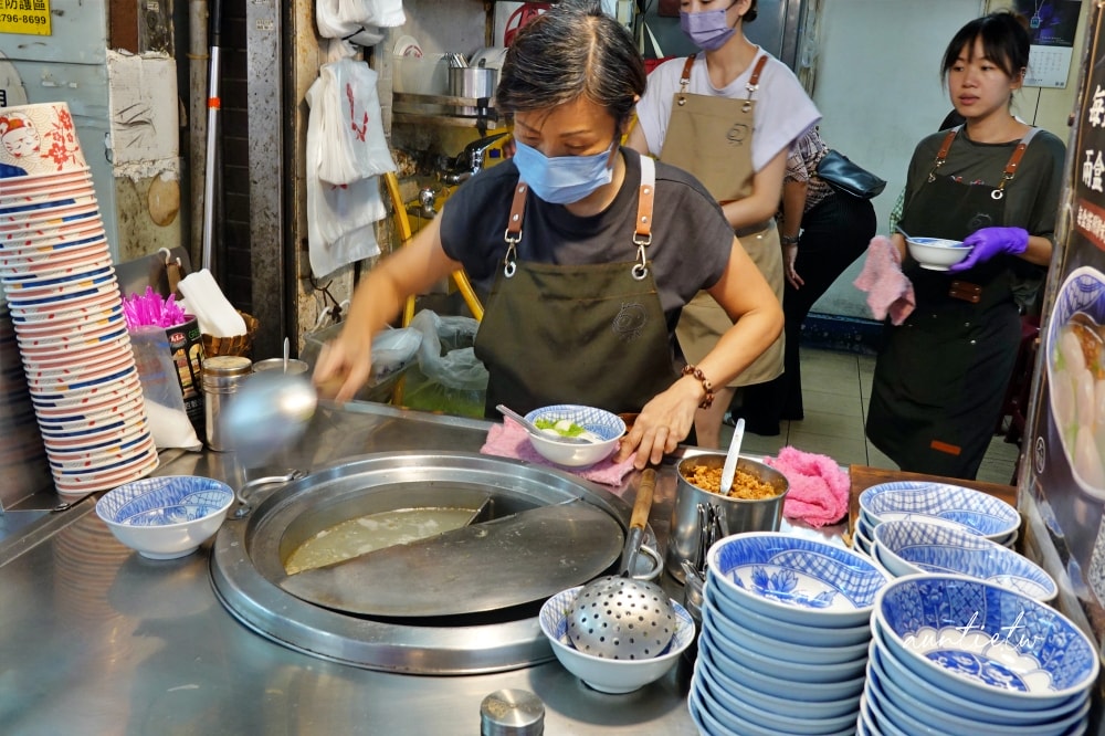 【基隆】仁愛區|大觀園 鹹湯圓豬肝腸,基隆特色小吃豬肝腸,清爽鮮肉湯圓,基隆仁愛市場美食 - 第4張圖