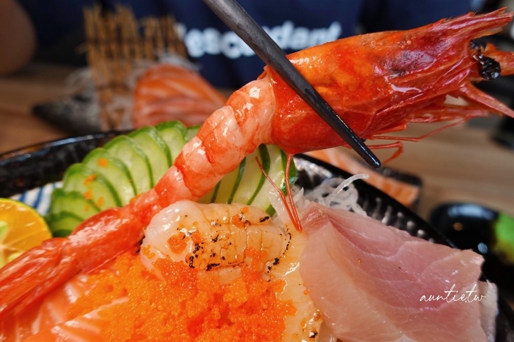 【基隆】辰 鰭壽司,平價日本料理,豪華海鮮丼,滑嫩新鮮鮭魚肚生魚片 - 第15張圖
