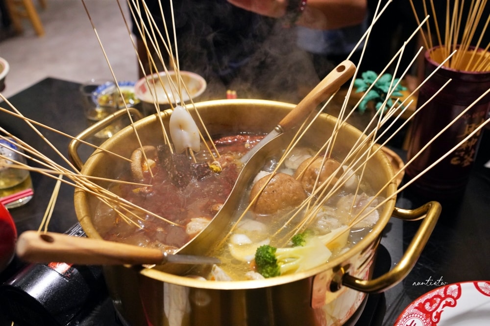 【台北】國父紀念館站|聚面,麻辣串串,一串十元,串串火鍋麻辣夠味炸醬麵也激推 - 第13張圖