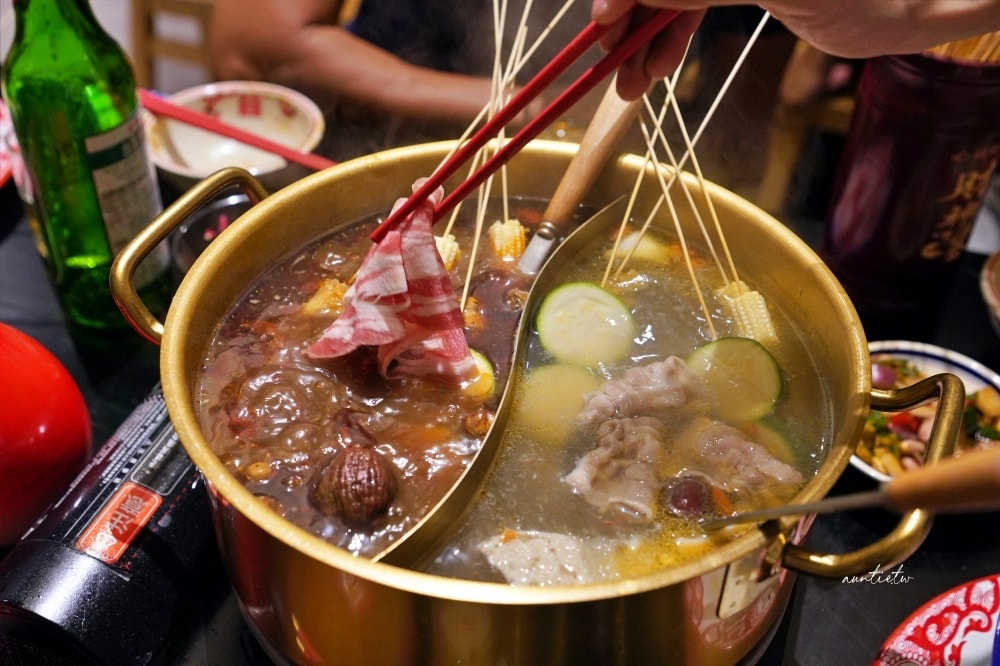 【台北】國父紀念館站|聚面,麻辣串串,一串十元,串串火鍋麻辣夠味炸醬麵也激推 - 第17張圖