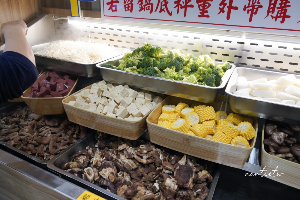 【台中】北屯區|耀武羊威羊肉爐吃到飽松竹店,新疆手撕羊499吃到飽,六種湯頭,羊蹄筋、羊排肉、羊大骨多種食材吃到飽 - 第10張圖
