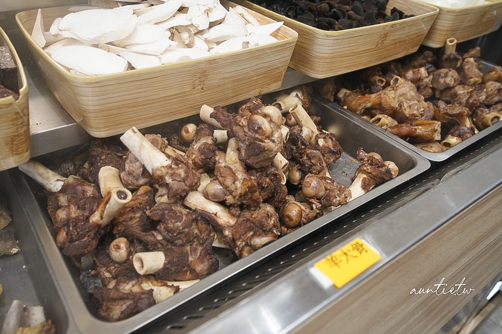 【台中】北屯區|耀武羊威羊肉爐吃到飽松竹店,新疆手撕羊499吃到飽,六種湯頭,羊蹄筋、羊排肉、羊大骨多種食材吃到飽 - 第12張圖
