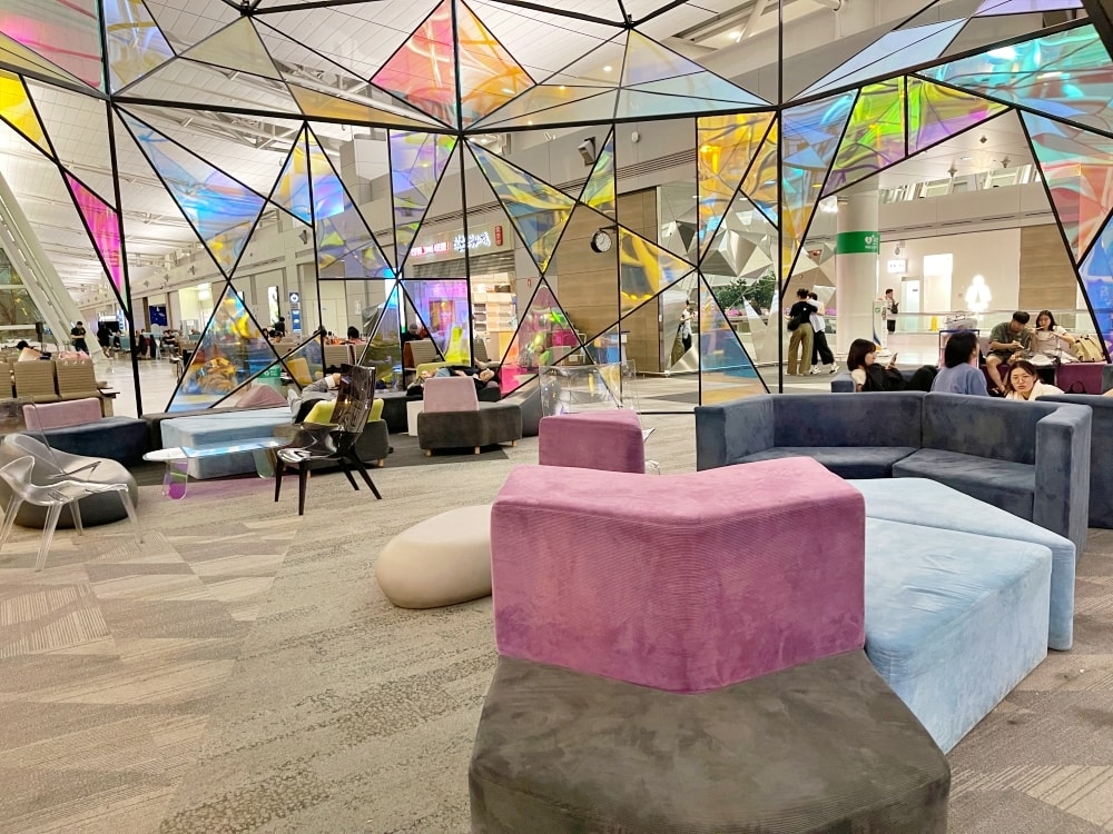 【韓國】仁川機場轉機過夜,淋浴間、Sky Hub Lounge 休息室,24小時免稅店,第一航廈轉機過夜分享 - 第25張圖
