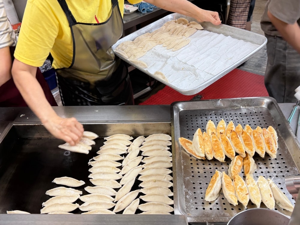 【台北】永春站｜珍香鍋貼水餃專賣店，現煎酥脆鍋貼，排隊美食推薦