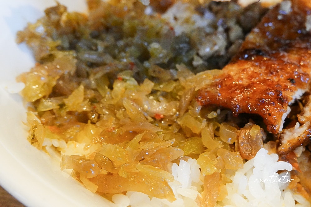 【新北】淡水|黑殿飯店右岸店,酸菜豆乾配古早味炸排骨,淡水排骨老店 - 第11張圖