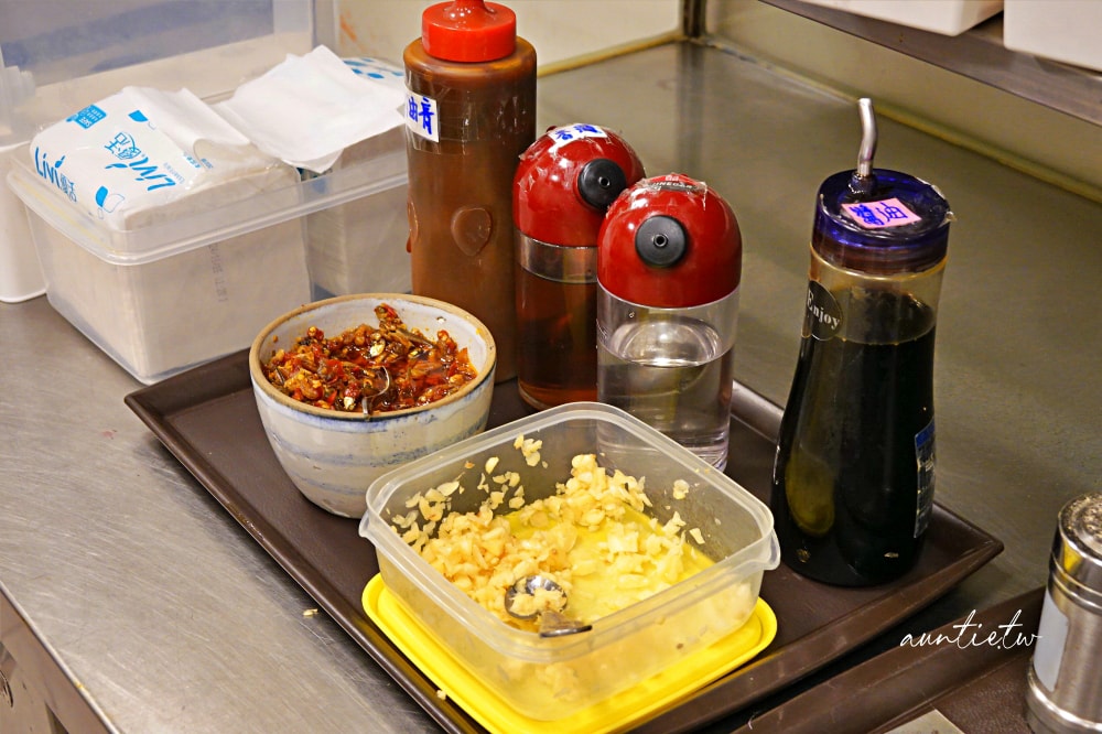 【台北】港墘站|牛閣精緻麵館,湯好肉大塊,牛肉極度軟嫩,台北必吃牛肉麵 - 第5張圖