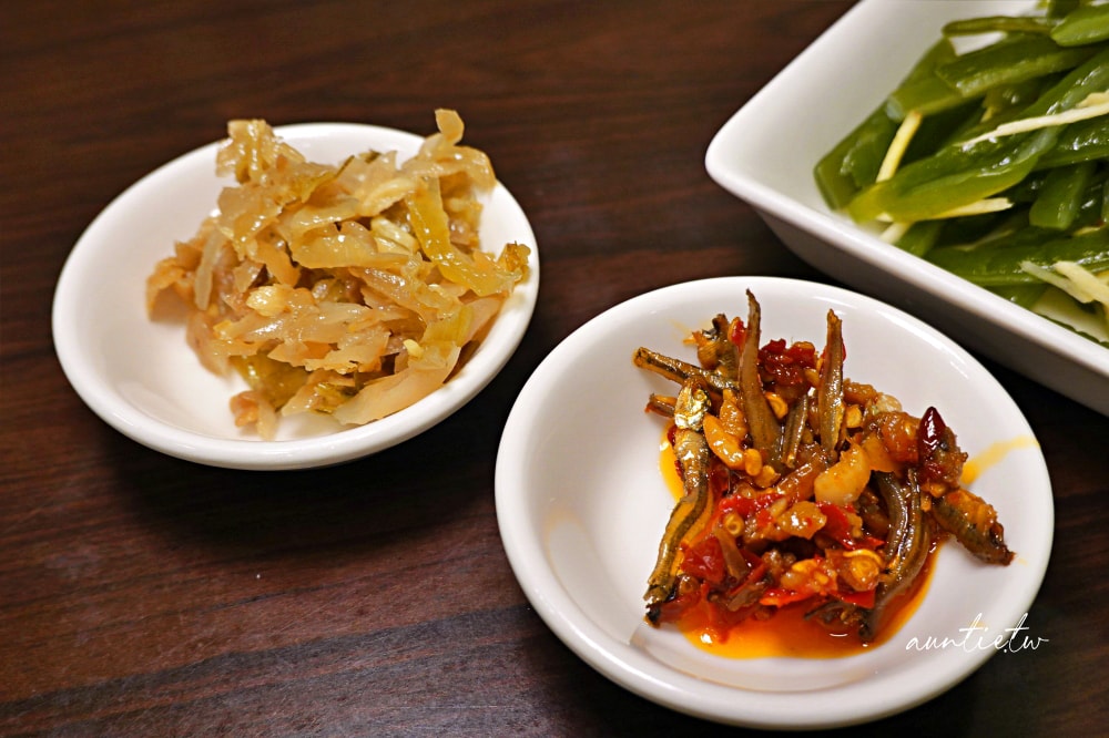 【台北】港墘站|牛閣精緻麵館,湯好肉大塊,牛肉極度軟嫩,台北必吃牛肉麵 - 第15張圖