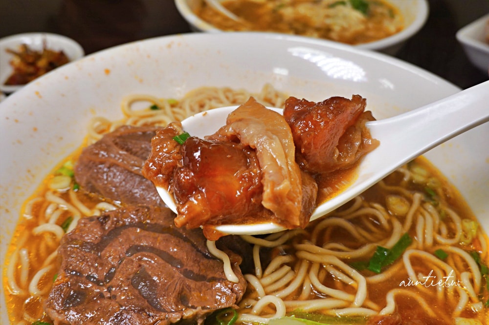 【台北】港墘站|牛閣精緻麵館,湯好肉大塊,牛肉極度軟嫩,台北必吃牛肉麵 - 第14張圖
