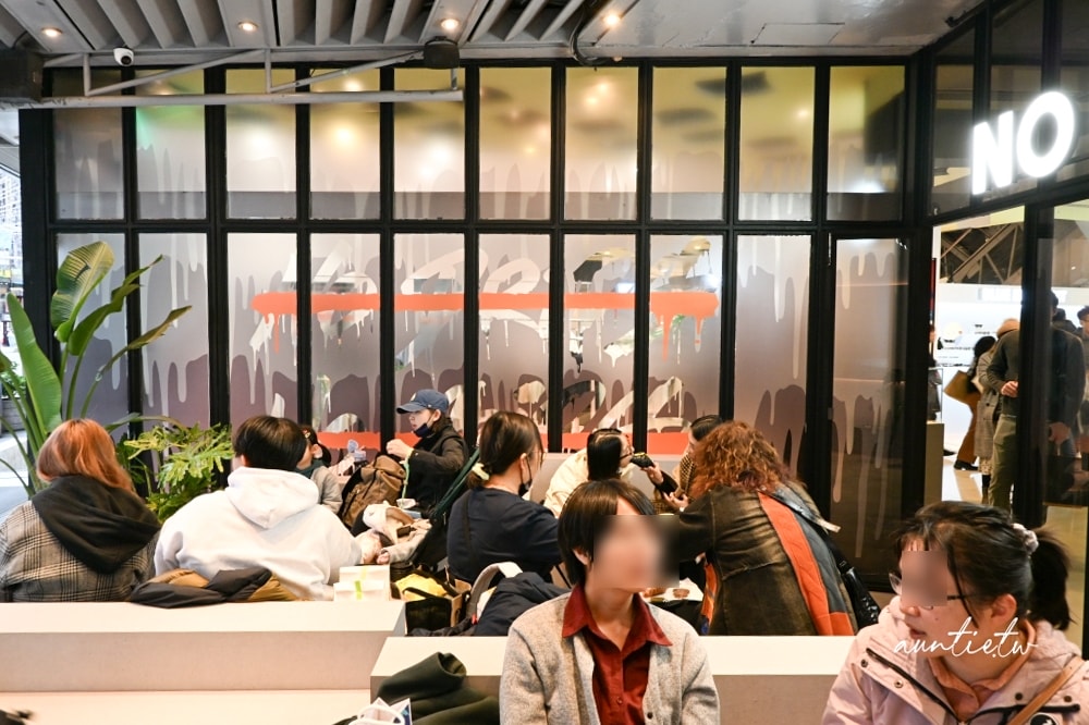 【台北】中山站|NO COFFEE 台北中山店,極度酥脆可頌,期間限定翡翠開心果可頌、奶蓋拿鐵 - 第5張圖