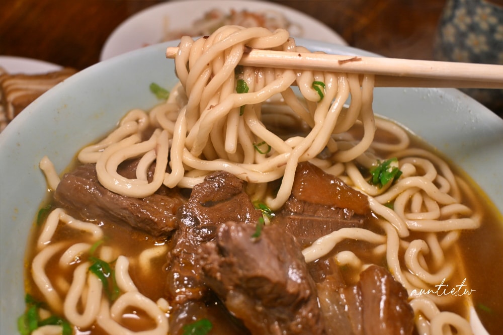 【台北】西湖站|牛耳精緻麵館,黃仁勳來吃過然後爆紅的牛肉麵店 - 第20張圖
