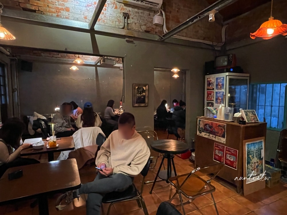 【台北】自由·之丘,營業到深夜,有著老靈魂的老宅咖啡廳 - 第10張圖