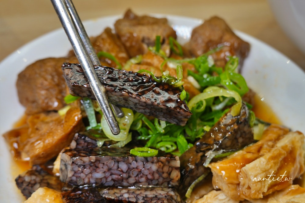 【新北】永和|豐春牛肉麵鍋燒,出色皮蛋拌麵豐春麵,連小菜都好吃,新開幕牛肉麵鍋燒麵專賣店 - 第23張圖