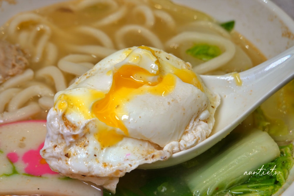 【新北】永和|豐春牛肉麵鍋燒,出色皮蛋拌麵豐春麵,連小菜都好吃,新開幕牛肉麵鍋燒麵專賣店 - 第30張圖