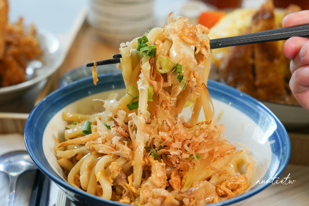 【台中】食力小食堂,溫暖日式定食專賣店,超誘人現炸豬排滑蛋咖哩飯、日式讚岐炒烏龍麵、日式天婦羅,隱藏版巷弄美食 - 第48張圖