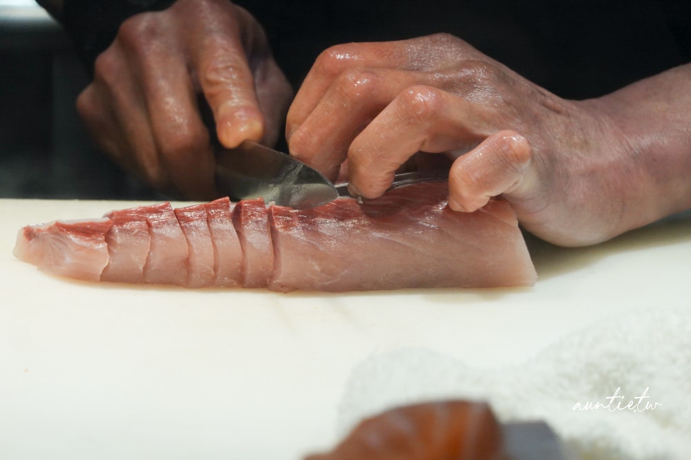 【基隆】仁愛區|峰鮨,超厚切生魚片丼飯,新鮮漁獲端上桌,仁愛市場二樓排隊美食 - 第15張圖