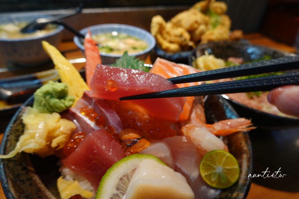 【基隆】仁愛區|峰鮨,超厚切生魚片丼飯,新鮮漁獲端上桌,仁愛市場二樓排隊美食 - 第29張圖
