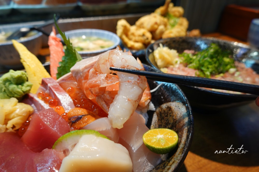 【基隆】仁愛區|峰鮨,超厚切生魚片丼飯,新鮮漁獲端上桌,仁愛市場二樓排隊美食 - 第31張圖