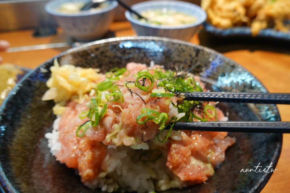 【基隆】仁愛區|峰鮨,超厚切生魚片丼飯,新鮮漁獲端上桌,仁愛市場二樓排隊美食 - 第35張圖