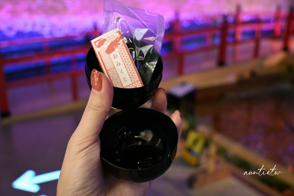 【神戶景點】átoa水族館,日本最大球型水族箱,水族結合光影藝術,顛覆感官絕美新型態水族館! - 第45張圖