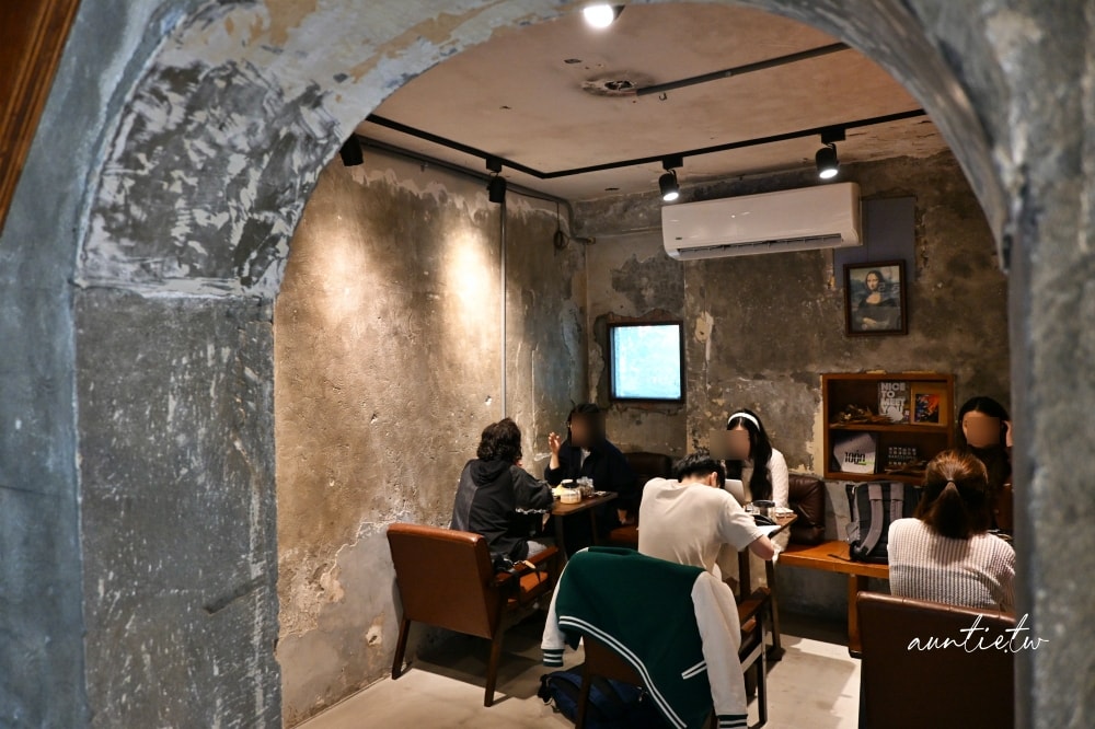 【台北】古亭站|4F劇場咖啡Theater café,巷弄中的老宅咖啡廳 - 第10張圖