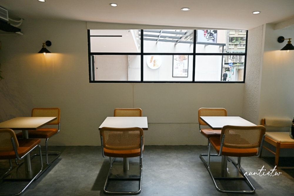 【台北】忠孝敦化站|At.First More 早寓,2.0升級版,寵物友善早午餐,餐點豐富環境更美 - 第7張圖