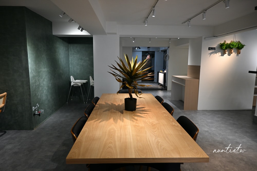 【台北】忠孝敦化站|At.First More 早寓,2.0升級版,寵物友善早午餐,餐點豐富環境更美 - 第8張圖