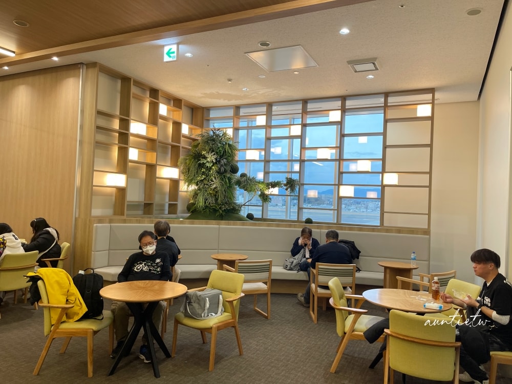 【福岡】全新開幕福岡機場免稅店,設備硬體大升級,伴手禮、美食一次看! - 第65張圖