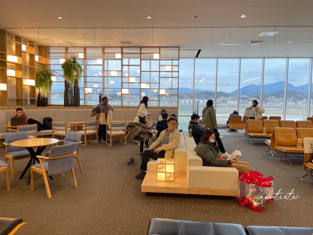 【福岡】全新開幕福岡機場免稅店,設備硬體大升級,伴手禮、美食一次看! - 第66張圖
