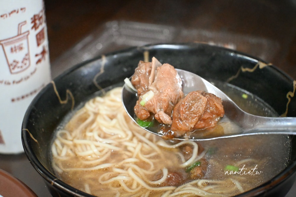 【宜蘭】湯城麵食｜泰山路老字號炸醬麵，細軟麵條配餛飩湯，二代千金坐鎮宜蘭必吃乾麵