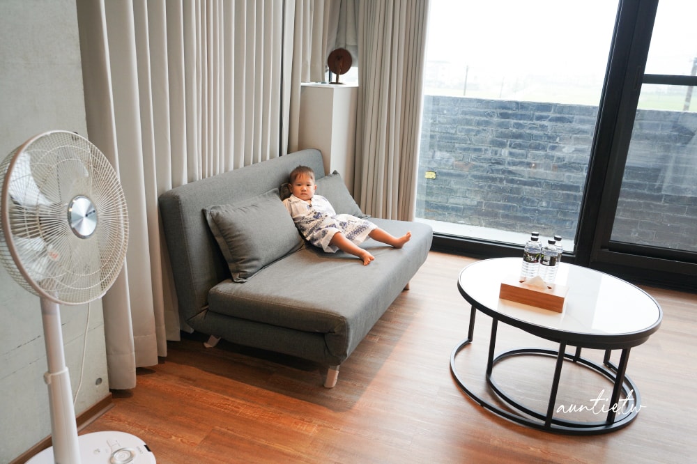 【宜蘭】冬山|小島天光,獨棟清水模建築,生態池環繞,田野邊包棟民宿,可划船還有戶外泳池! - 第29張圖