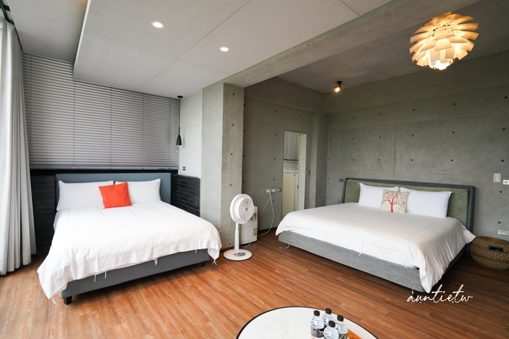 【宜蘭】冬山|小島天光,獨棟清水模建築,生態池環繞,田野邊包棟民宿,可划船還有戶外泳池! - 第25張圖