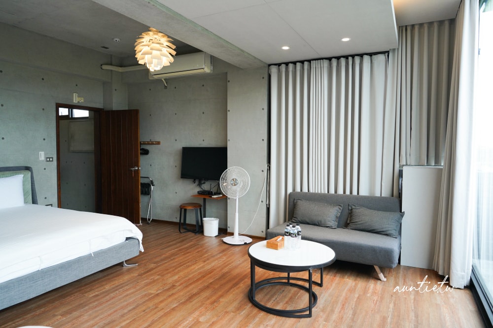 【宜蘭】冬山|小島天光,獨棟清水模建築,生態池環繞,田野邊包棟民宿,可划船還有戶外泳池! - 第26張圖