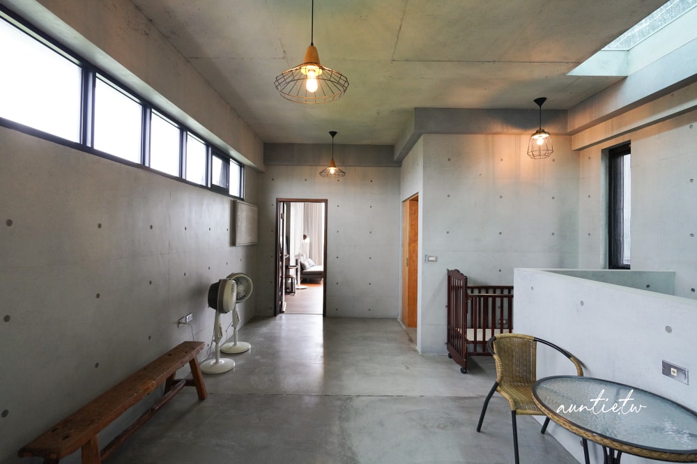 【宜蘭】冬山|小島天光,獨棟清水模建築,生態池環繞,田野邊包棟民宿,可划船還有戶外泳池! - 第24張圖