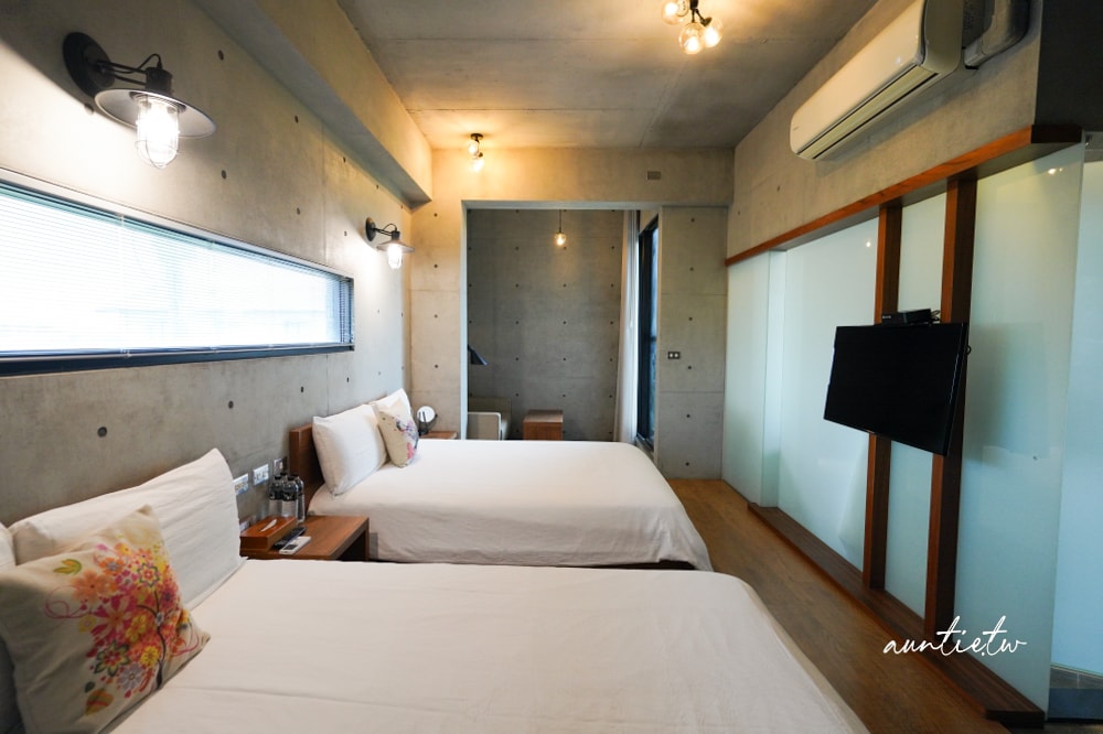 【宜蘭】冬山|小島天光,獨棟清水模建築,生態池環繞,田野邊包棟民宿,可划船還有戶外泳池! - 第31張圖