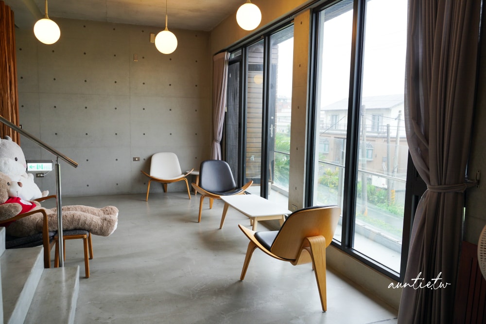 【宜蘭】冬山|小島天光,獨棟清水模建築,生態池環繞,田野邊包棟民宿,可划船還有戶外泳池! - 第22張圖