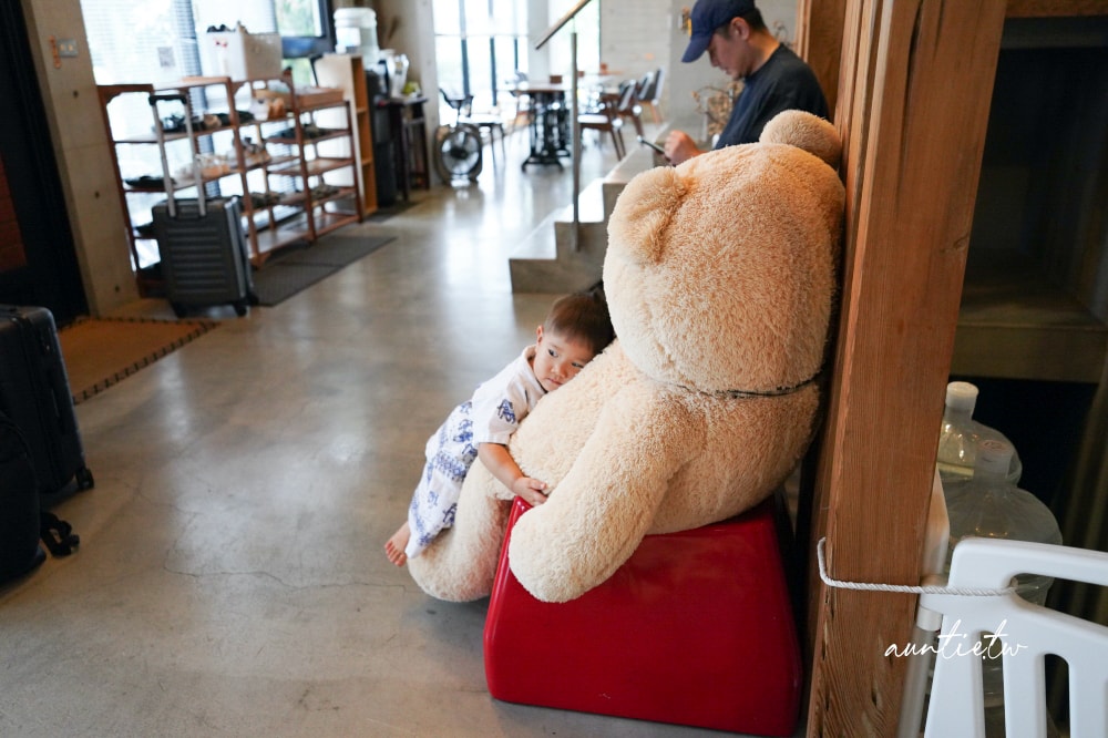 【宜蘭】冬山|小島天光,獨棟清水模建築,生態池環繞,田野邊包棟民宿,可划船還有戶外泳池! - 第19張圖