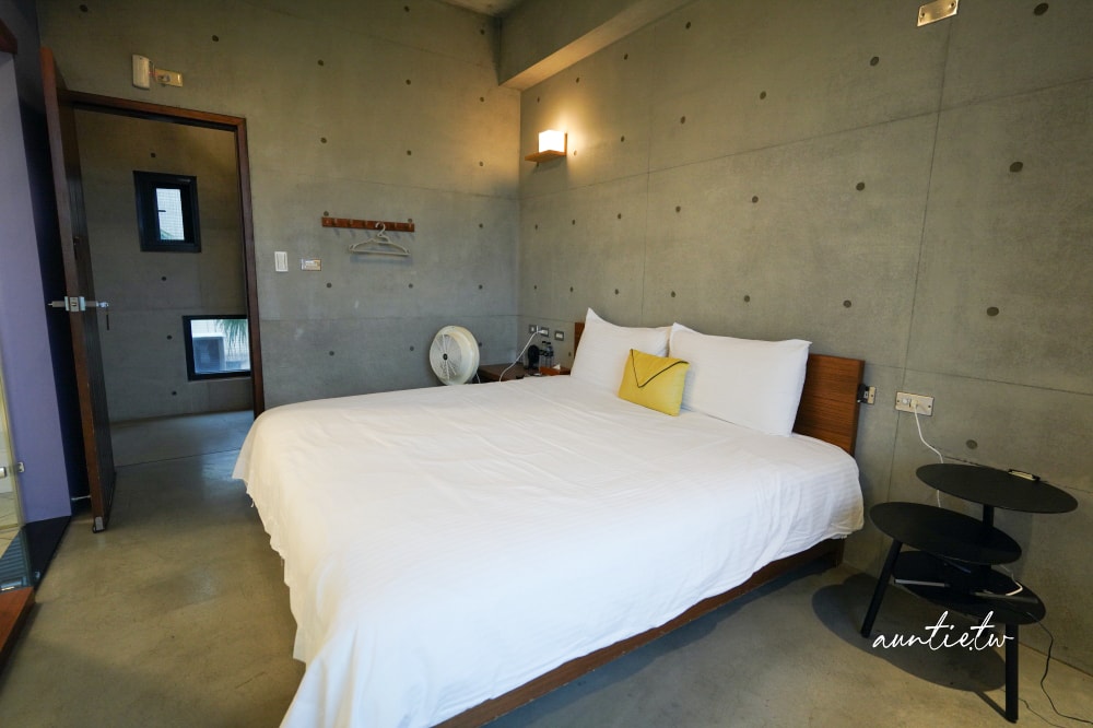 【宜蘭】冬山|小島天光,獨棟清水模建築,生態池環繞,田野邊包棟民宿,可划船還有戶外泳池! - 第37張圖