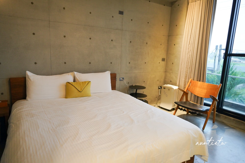 【宜蘭】冬山|小島天光,獨棟清水模建築,生態池環繞,田野邊包棟民宿,可划船還有戶外泳池! - 第36張圖